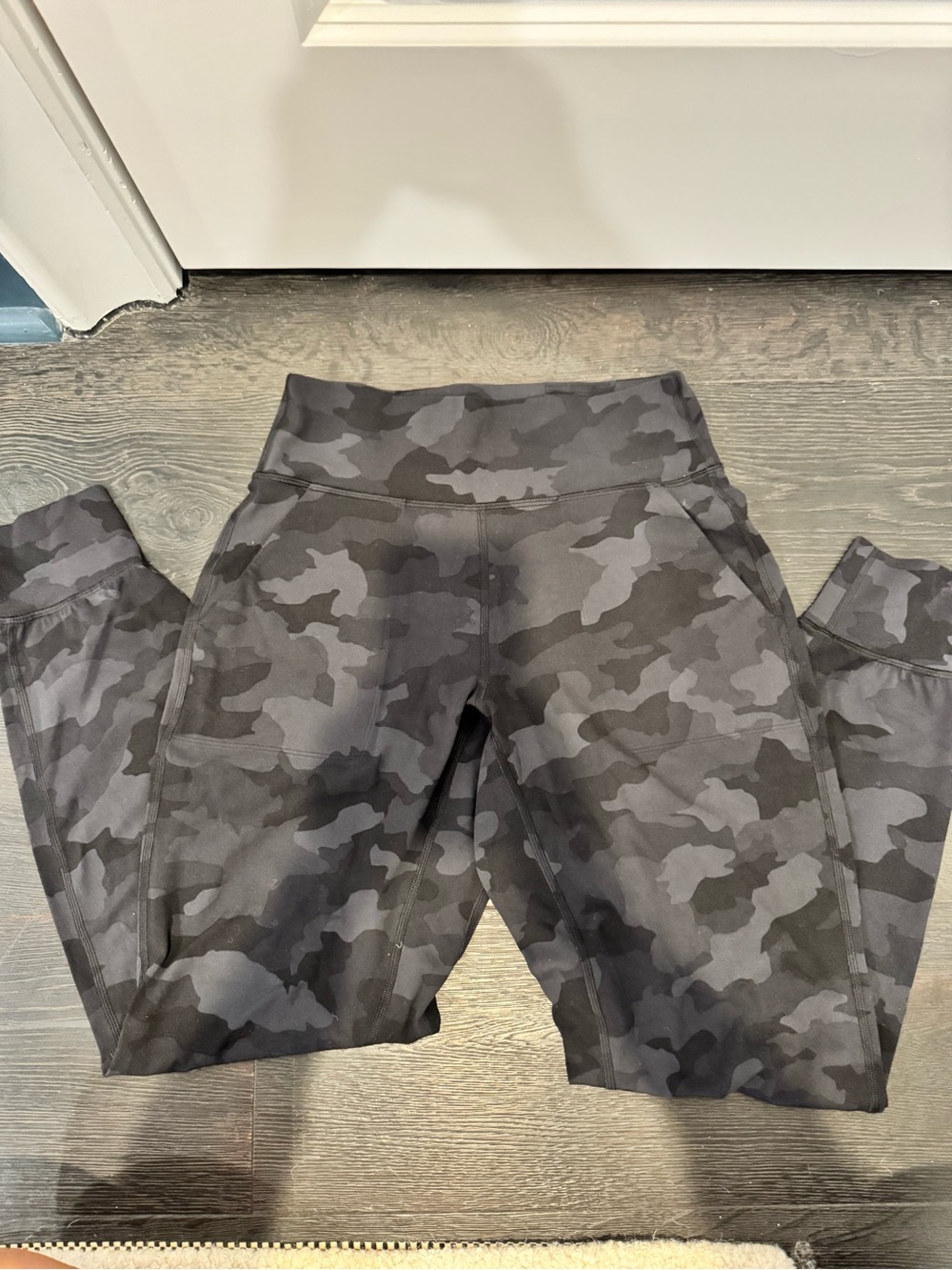 LULULEMON Camo Legging Joggers